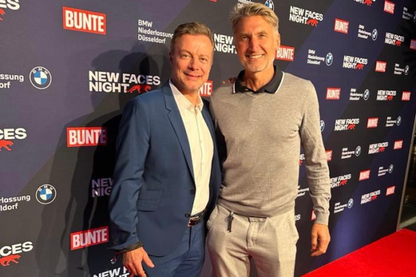 Bunte Faces Style Night