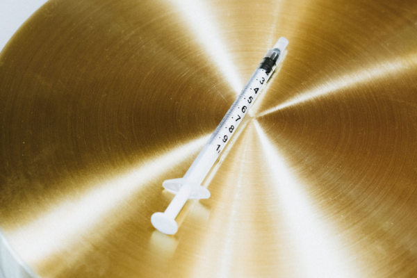 Wie lange dauert es, bis die Ergebnisse der Hyaluronbehandlung sichtbar werden?